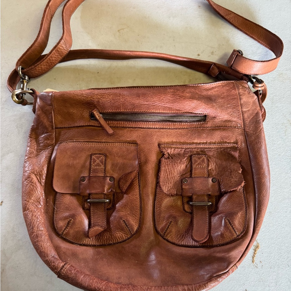 Vintage Harbor 2nd Tan Leather Distressed Tote Bag